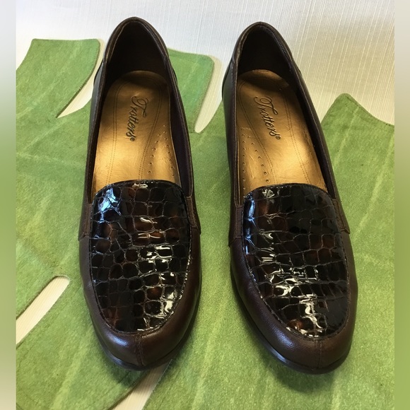 Trotters Shoes - Trotters Brown Low Heels(2”)